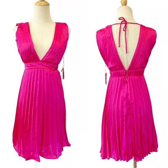 Jessica Simpson Bright Pink Pleated Plunge Front Sleeveless Cocktail Dress NEW - Picture 1 of 12
